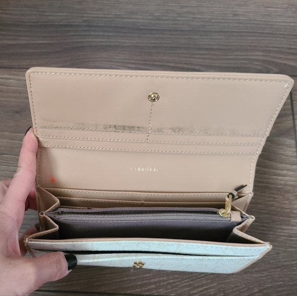 Calvin Klein wallet - Picture 4 of 14